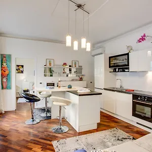 Superbe Appartement, Plein Centre De Nice