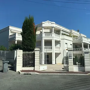 Appartement Palais Venitien In Fabron, Nice
